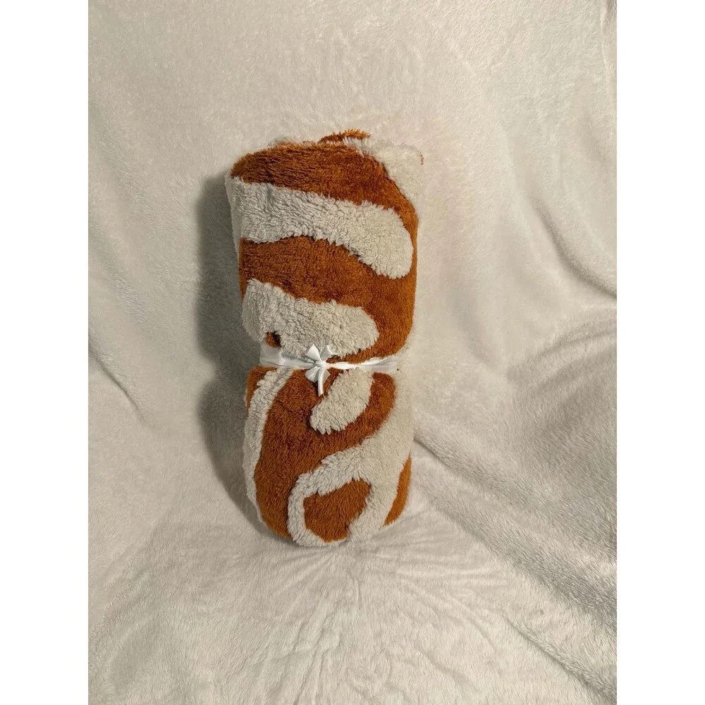 Seek Topography Throw Blanket 50